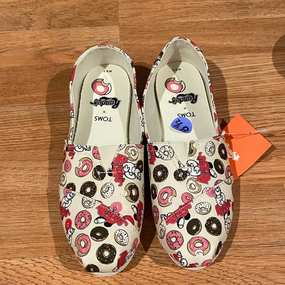 Toms x Randy’s Doughnuts limited edition